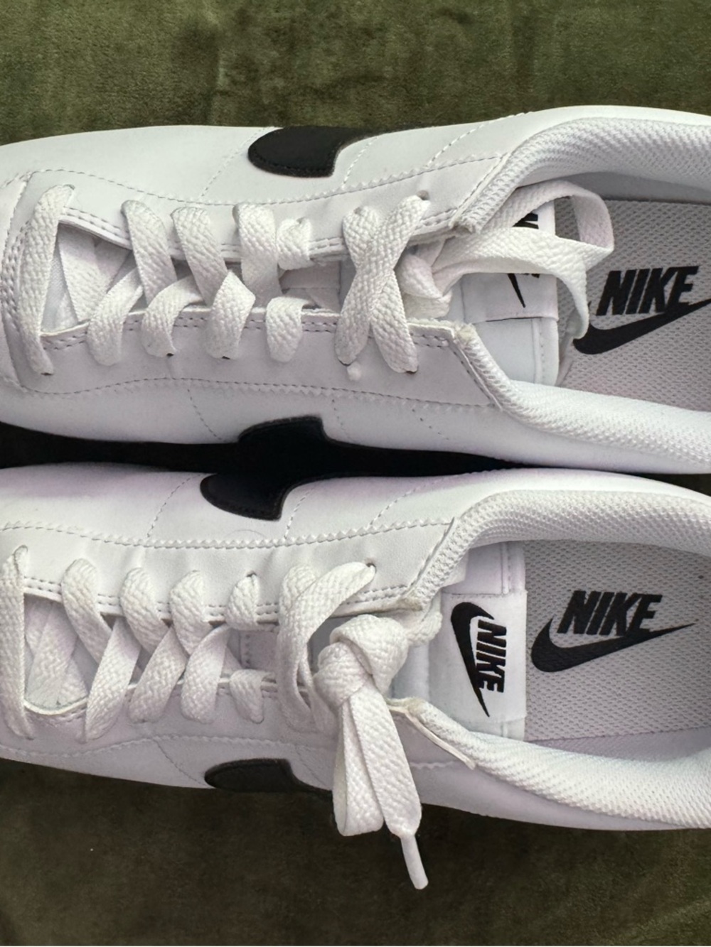 Nike White and Black Low-Top Sneakers
